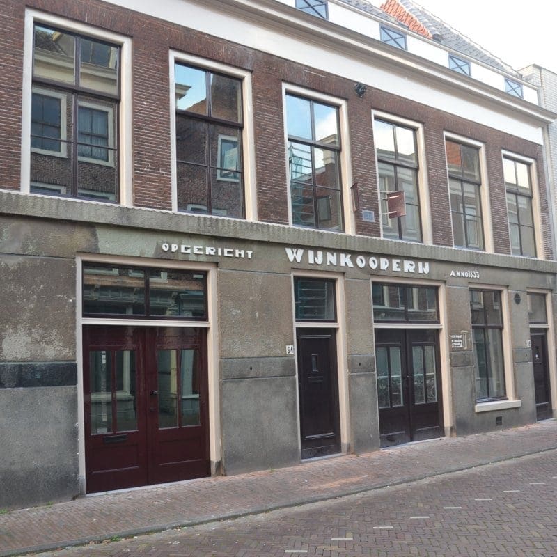 De voormalige wijnkoperij aan de Hogewoerd